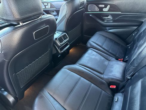 Used 2020 Mercedes-Benz GLS 450 4MATIC image 11