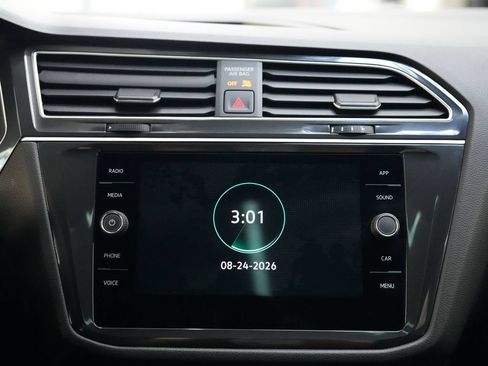 Used 2024 Volkswagen Tiguan SE R-Line FWD image 18