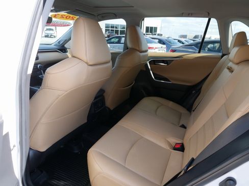 Used 2023 Toyota RAV4 Limited image 15