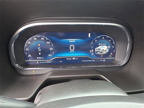 Used 2024 Chevrolet Tahoe Z71 w/ Luxury Package image 18