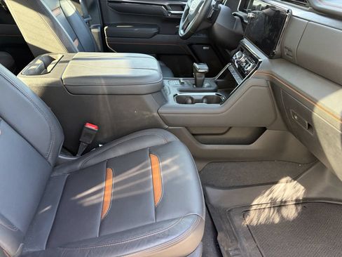 Used 2024 GMC Sierra 1500 AT4 w/ Technology Package AWD/4WD image 10