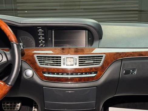 Used 2013 Mercedes-Benz S 550 image 33