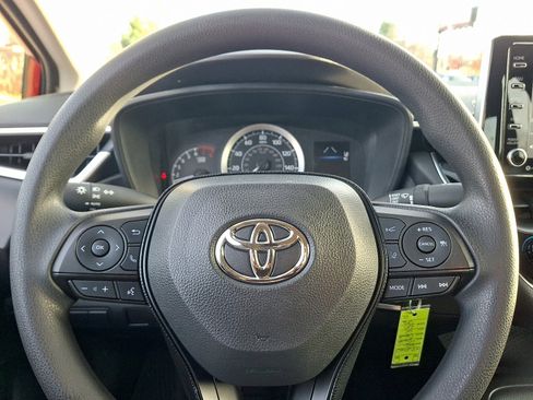 Certified 2021 Toyota Corolla LE image 18