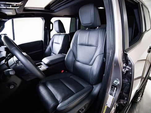 Used 2024 Toyota Land Cruiser image 5