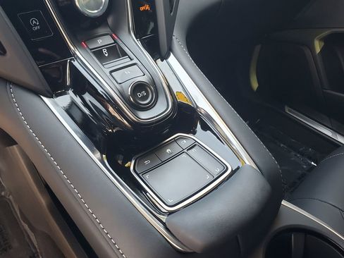 Used 2025 Acura RDX SH-AWD image 32