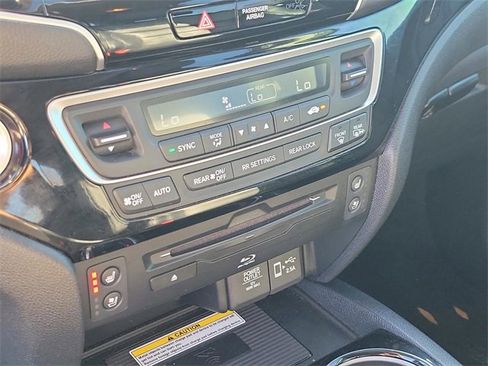 Used 2020 Honda Pilot Elite image 28