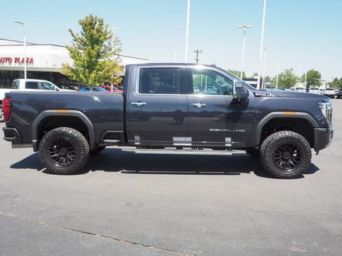 Used 2024 GMC Sierra 2500 Denali w/ Denali Reserve Package AWD/4WD image 7