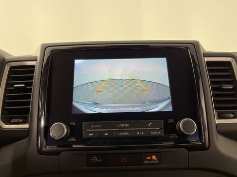 Used 2024 Nissan Frontier SV image 25