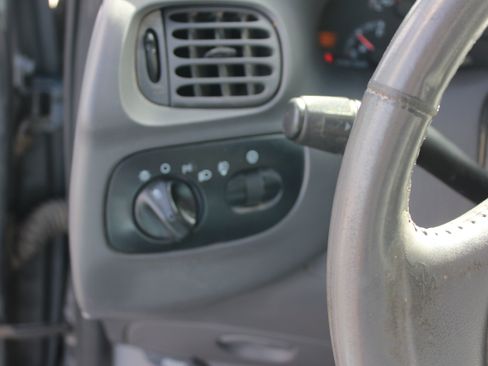 Used 2003 Ford F150 XL AWD/4WD image 9
