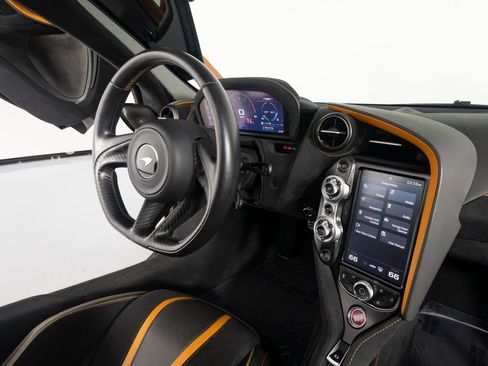 Used 2019 McLaren 720S RWD image 26