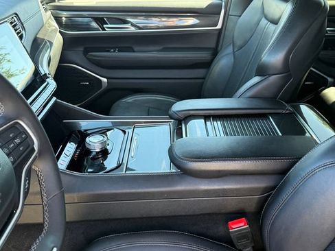 Used 2022 Jeep Wagoneer Series I w/ Convenience Group I RWD image 12