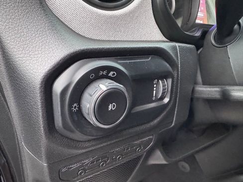 Used 2025 Jeep Wrangler Sport image 11