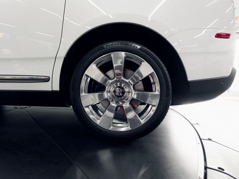 Used 2021 Rolls-Royce Cullinan AWD/4WD image 23