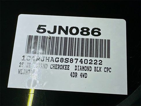 New 2025 Jeep Grand Cherokee Altitude image 24