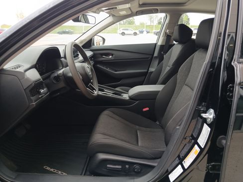 Used 2025 Honda Accord SE image 7