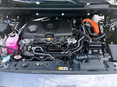 Certified 2025 Toyota RAV4 XLE AWD/4WD image 31