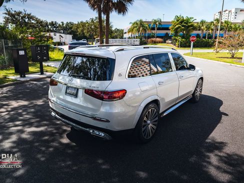 Used 2021 Mercedes-Benz Maybach GLS 600 4MATIC image 5