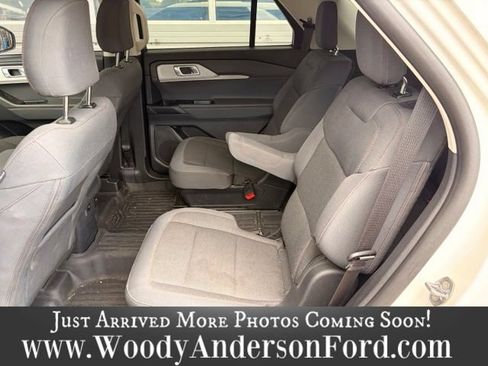 Used 2025 Ford Explorer Active RWD image 9