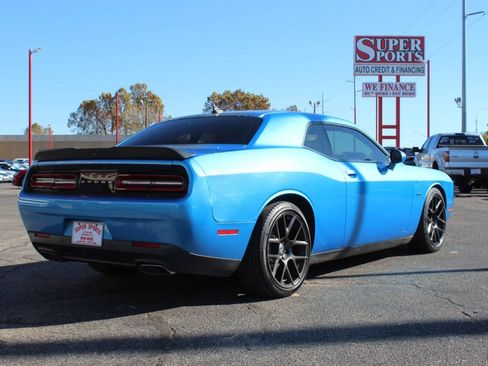 Used 2016 Dodge Challenger R/T RWD image 4