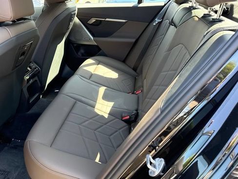 Used 2026 BMW 530i w/ Premium Package RWD image 31