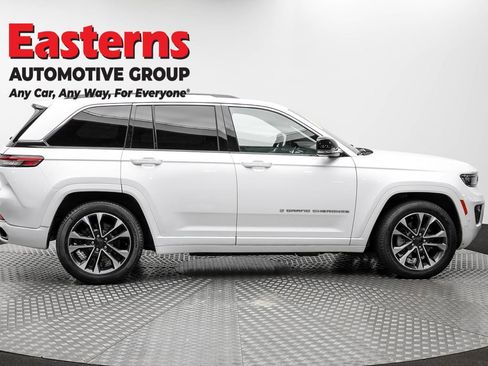 Used 2022 Jeep Grand Cherokee Overland AWD/4WD image 4