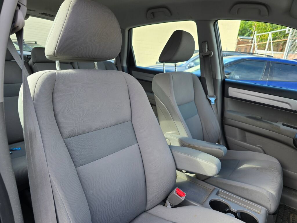 Used 2011 Honda CR-V LX image 9