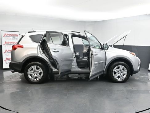 Used 2015 Toyota RAV4 LE image 41