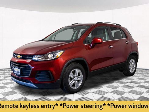 Used 2019 Chevrolet Trax LT w/ LT Convenience Package image 11