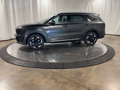 Certified 2025 Kia Sorento EX w/ EX Panoramic Sunroof Package image 9