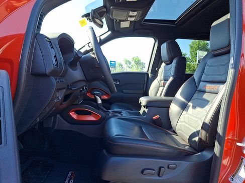 Certified 2025 Nissan Frontier PRO-4X w/ Pro Premium Package AWD/4WD image 14
