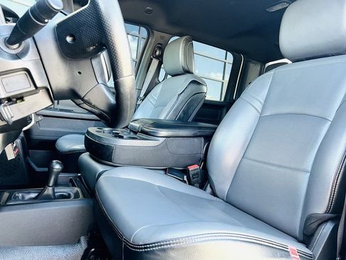 Used 2024 RAM 2500 Tradesman w/ Chrome Appearance Group image 7