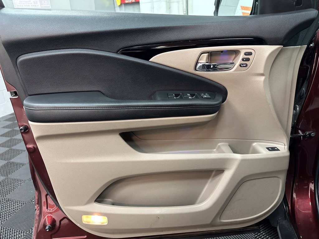 Used 2022 Honda Pilot Elite image 16