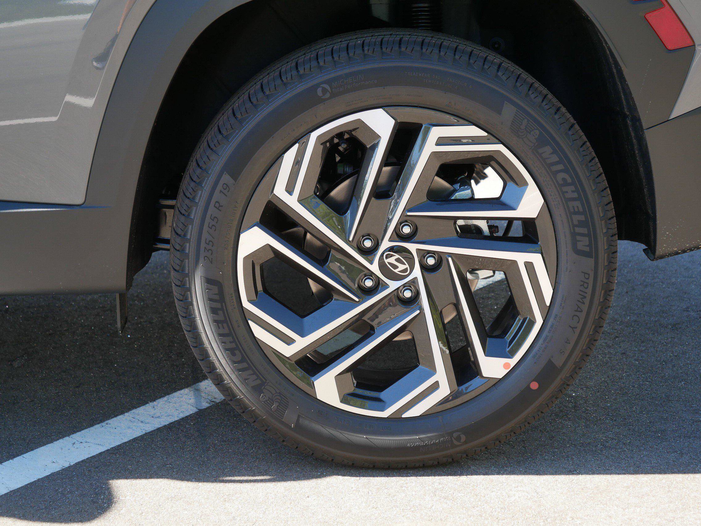 New 2026 Hyundai Tucson Limited AWD/4WD image 4