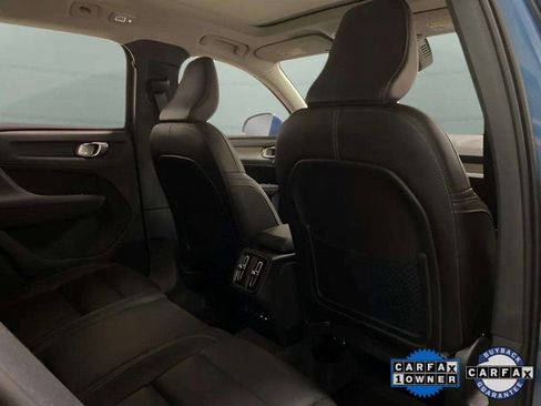 Used 2025 Volvo XC40 B5 Plus image 21