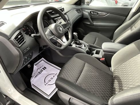 Certified 2020 Nissan Rogue S image 38