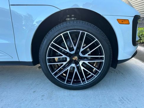 Used 2025 Porsche Macan image 14