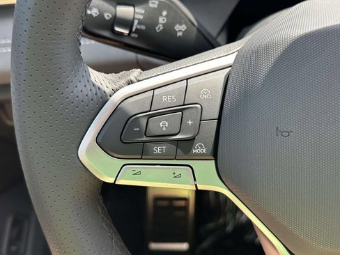 New 2026 Volkswagen Tiguan SE R-Line AWD/4WD image 18