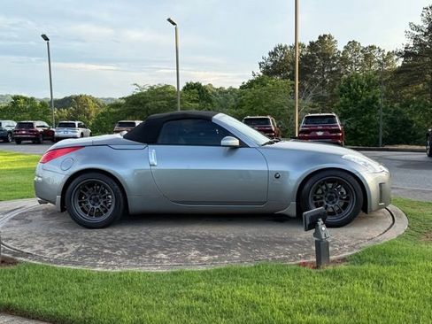 Used 2006 Nissan 350Z Touring RWD image 8