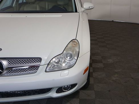 Used 2007 Mercedes-Benz CLS 550 image 12