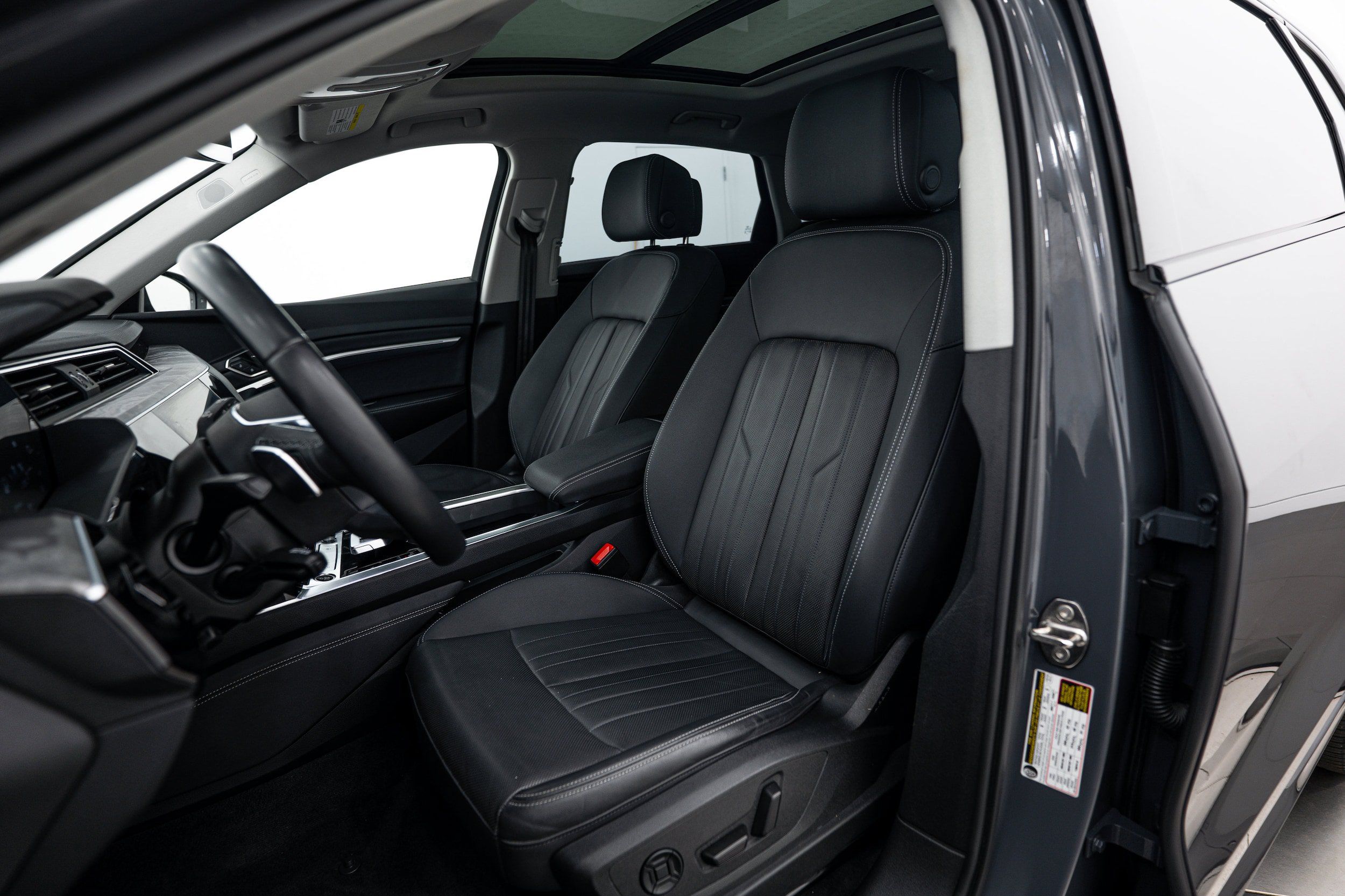 Certified 2024 Audi Q8 e-tron Premium Plus AWD/4WD image 16