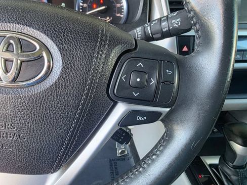 Used 2016 Toyota Highlander Plus AWD/4WD image 28