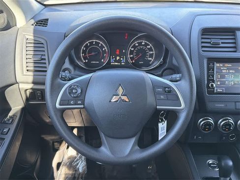 Used 2025 Mitsubishi Outlander Sport ES image 12