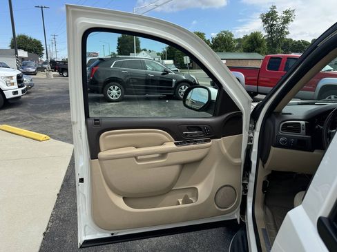 Used 2014 GMC Yukon XL Denali AWD/4WD image 15