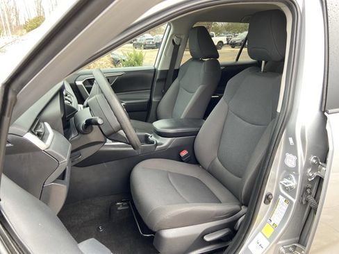 Used 2024 Toyota RAV4 LE image 17