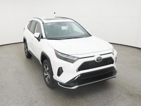 New 2025 Toyota RAV4 SE image 32