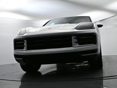 Certified 2025 Porsche Cayenne E-Hybrid Coupe w/ Premium Package Plus image 56