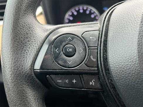 Used 2022 Toyota RAV4 LE image 24