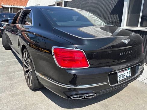 Used 2022 Bentley Flying Spur Plug-In Hybrid AWD/4WD image 8