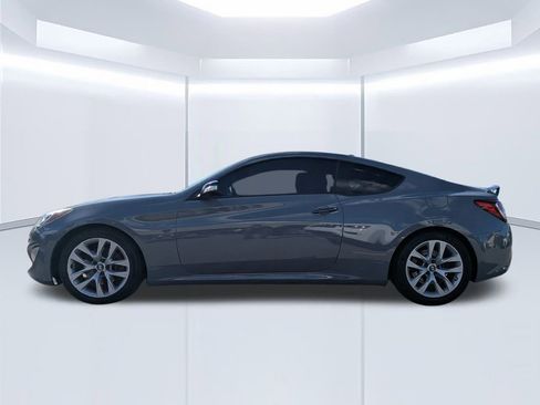 Used 2013 Hyundai Genesis 3.8 image 7