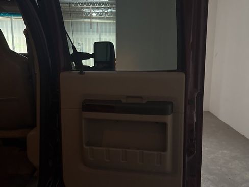 Used 2010 Ford F350 Lariat image 21